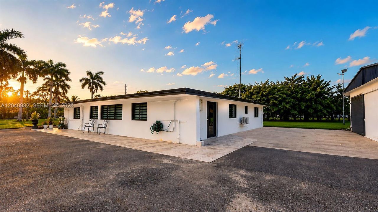 На продажу: $5,799,000 (4 спален, 3 ванн, 1978 Квадратных фут)