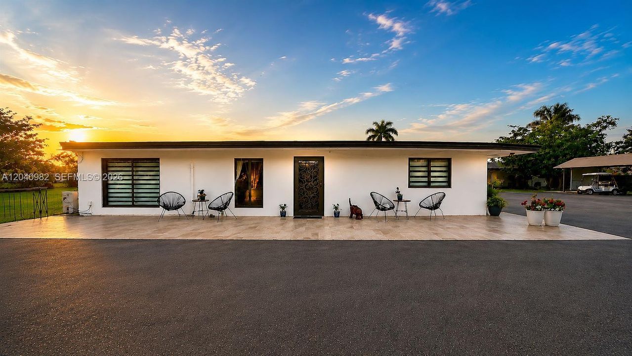 На продажу: $5,799,000 (4 спален, 3 ванн, 1978 Квадратных фут)