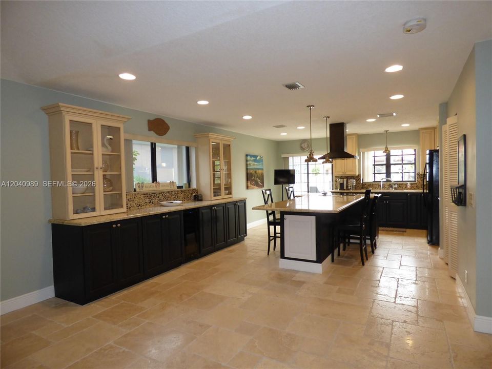 For Rent: $2,800 (2 beds, 2 baths, 1578 Square Feet)
