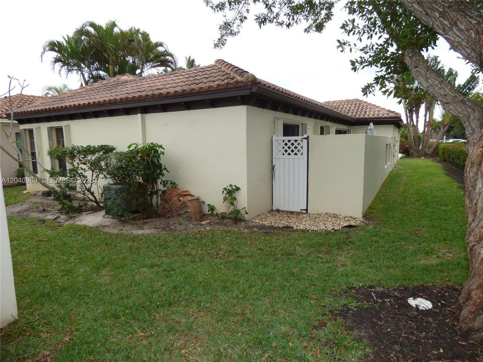 For Rent: $2,800 (2 beds, 2 baths, 1578 Square Feet)