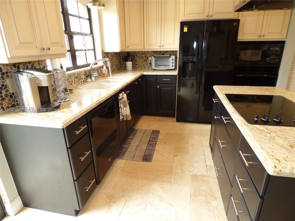 For Rent: $2,800 (2 beds, 2 baths, 1578 Square Feet)