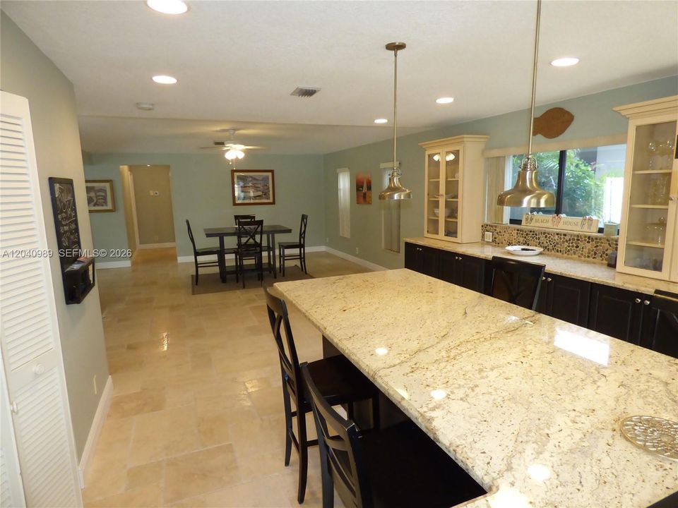 For Rent: $2,800 (2 beds, 2 baths, 1578 Square Feet)