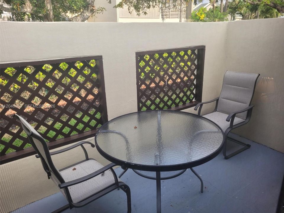 For Rent: $2,800 (2 beds, 2 baths, 1578 Square Feet)