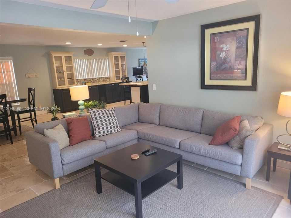 For Rent: $2,800 (2 beds, 2 baths, 1578 Square Feet)