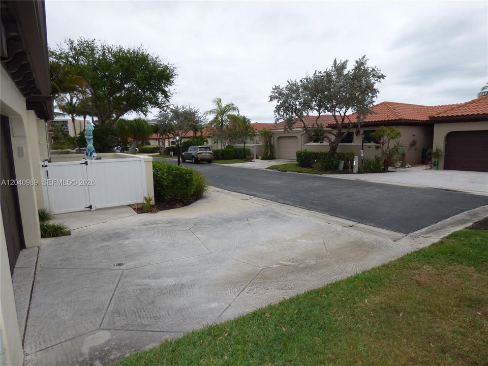 For Rent: $2,800 (2 beds, 2 baths, 1578 Square Feet)