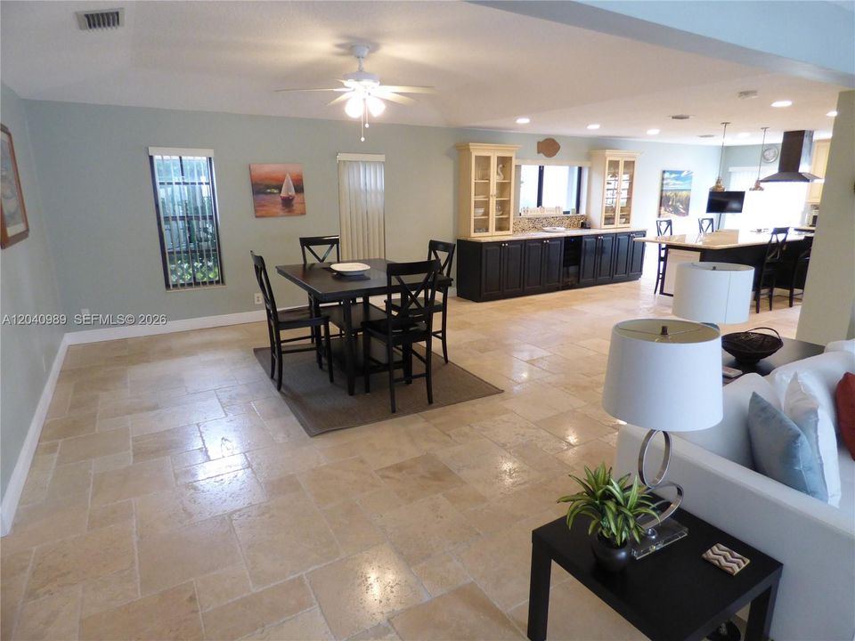For Rent: $2,800 (2 beds, 2 baths, 1578 Square Feet)