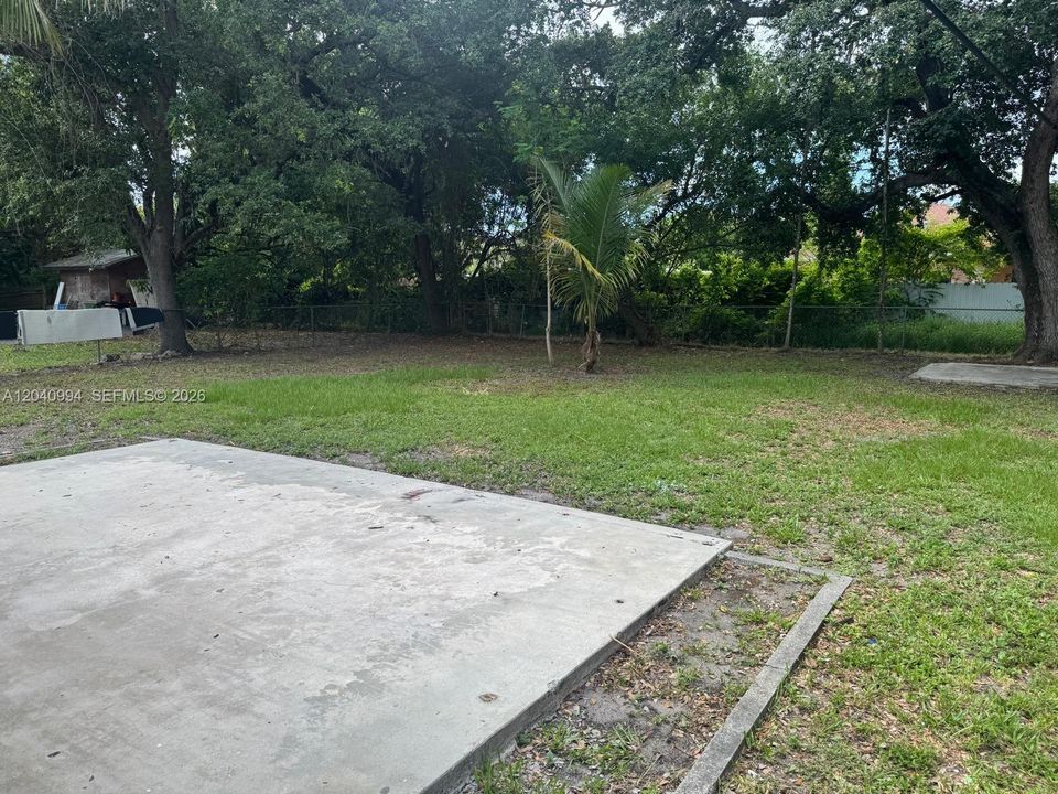 For Rent: $3,495 (4 beds, 2 baths, 1784 Square Feet)