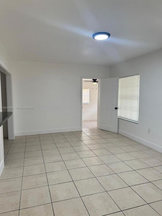 For Rent: $3,495 (4 beds, 2 baths, 1784 Square Feet)
