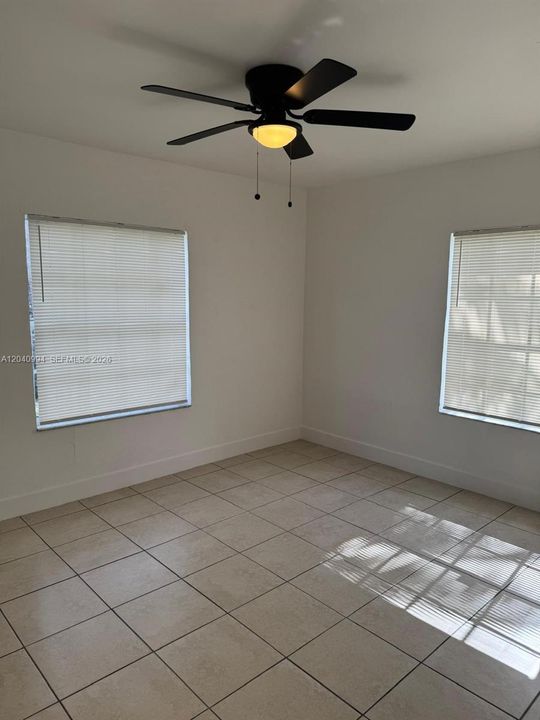 For Rent: $3,495 (4 beds, 2 baths, 1784 Square Feet)