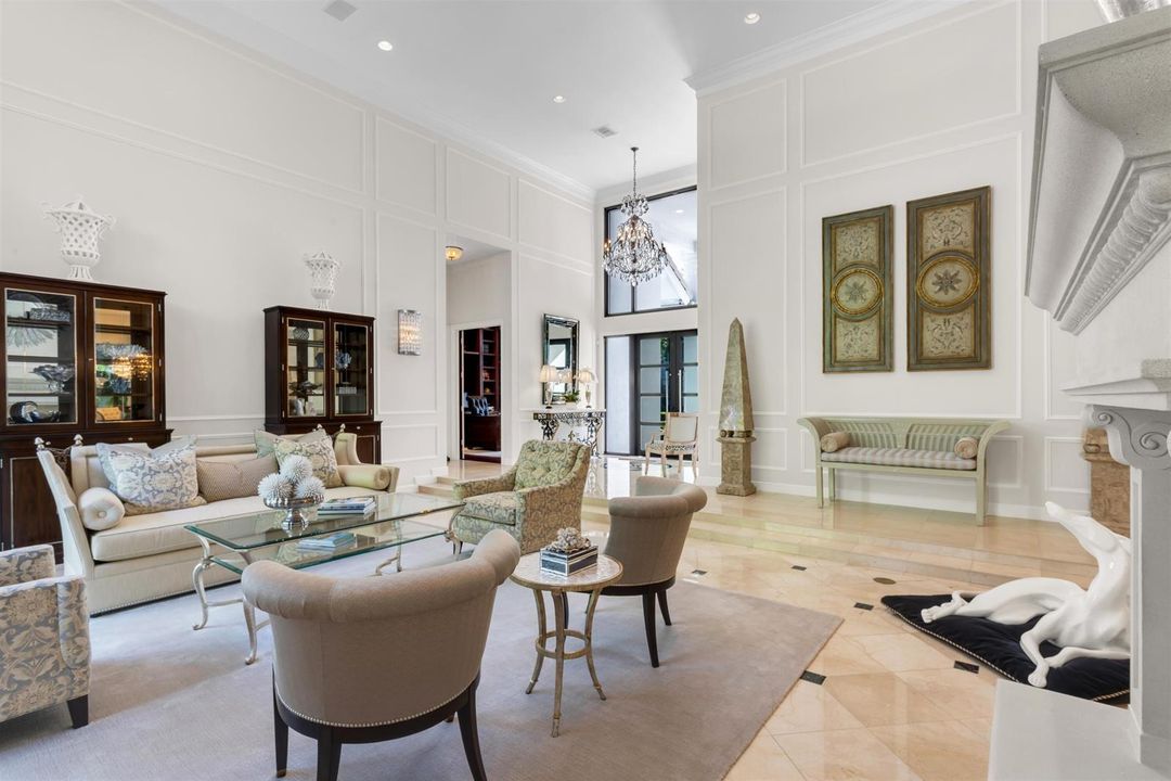 LIVING_ROOM_TO_FOYER