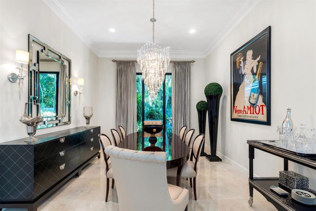 DINING_ROOM_STRAIGHT_RT