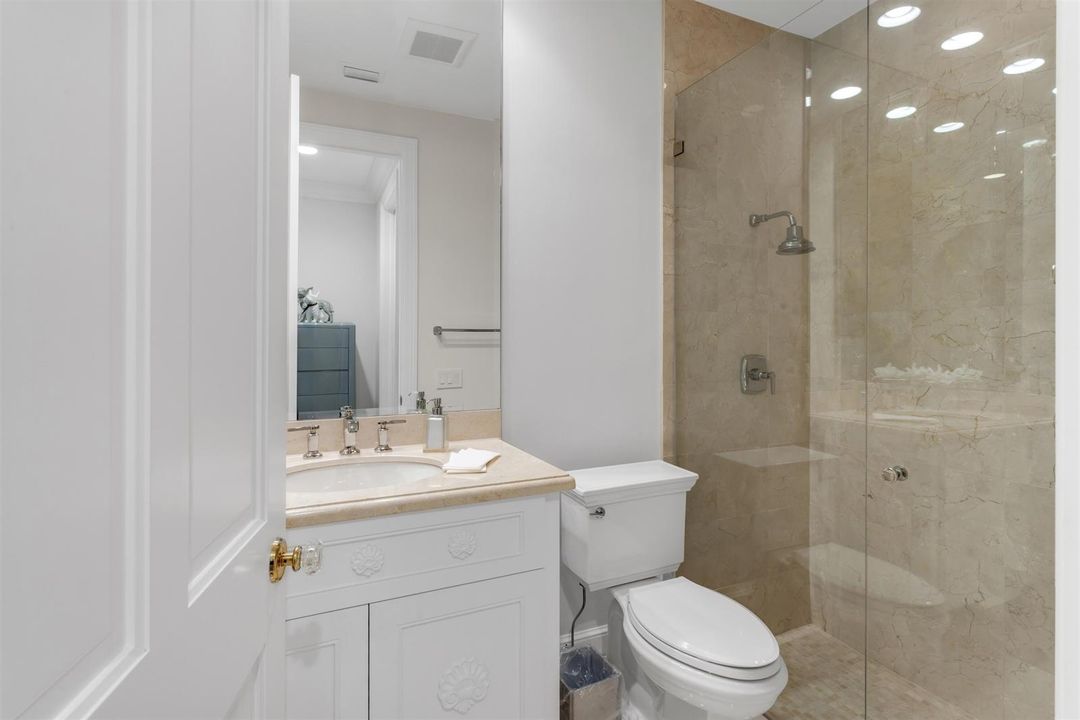 BATHROOM_2