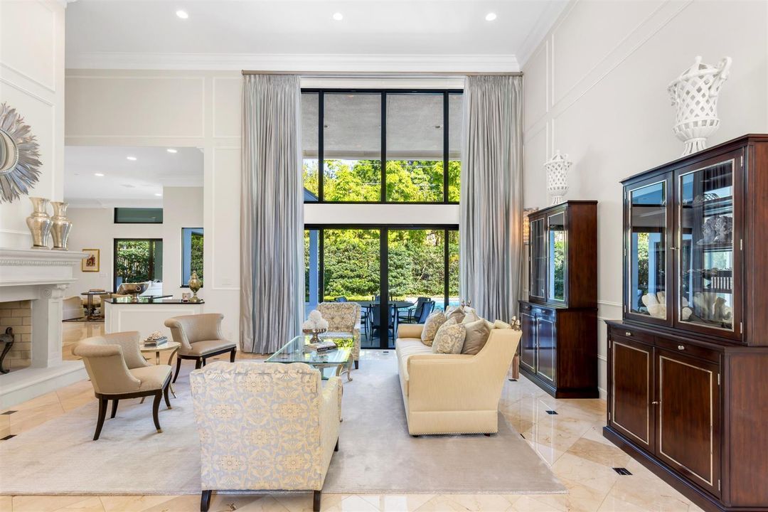 LIVING_ROOM_TO_PATIO