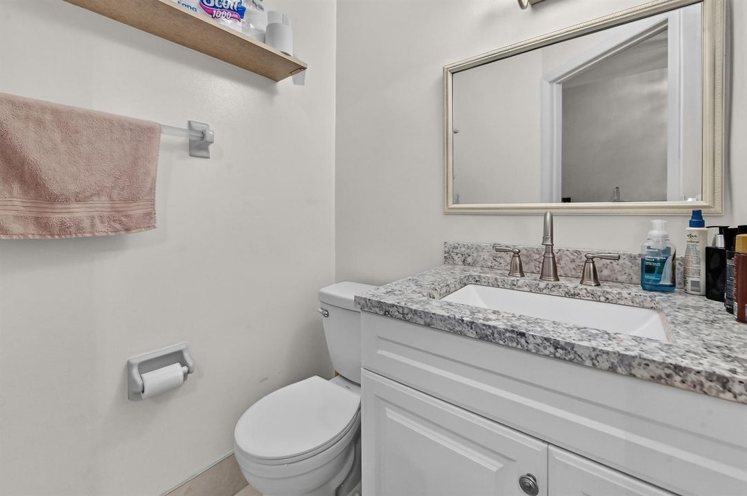 07 Bathroom 01