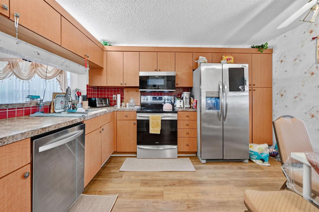 18 Kitchen 02