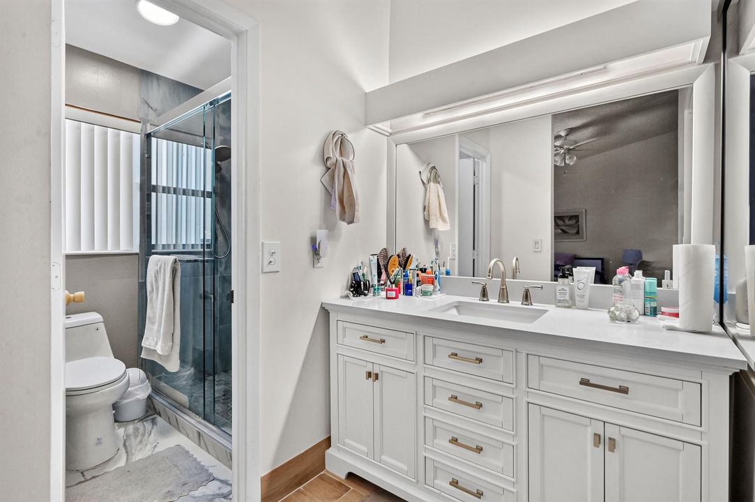 31 Bathroom 04