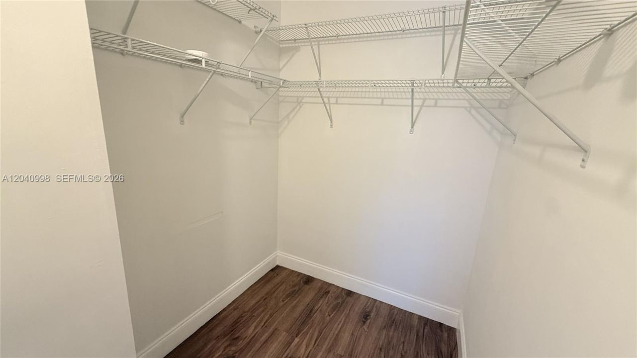 For Rent: $2,200 (2 beds, 2 baths, 787 Square Feet)