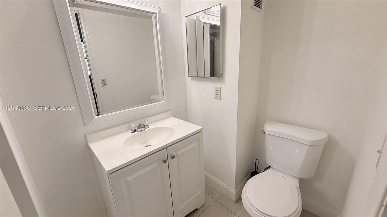 For Rent: $2,200 (2 beds, 2 baths, 787 Square Feet)