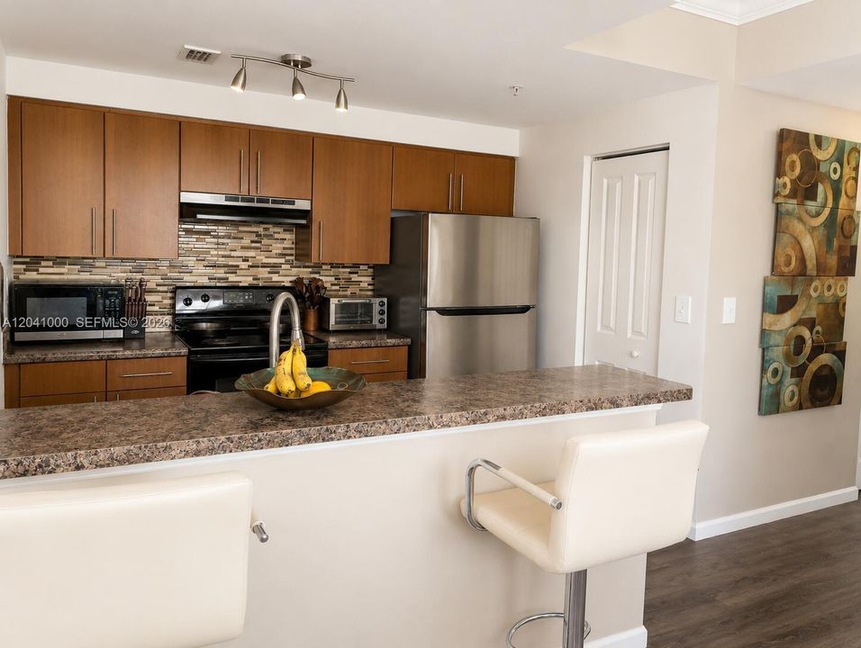 For Sale: $223,000 (1 beds, 1 baths, 1357 Square Feet)