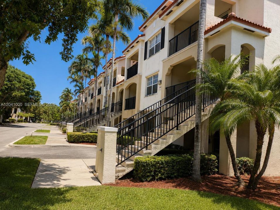 For Sale: $223,000 (1 beds, 1 baths, 1357 Square Feet)