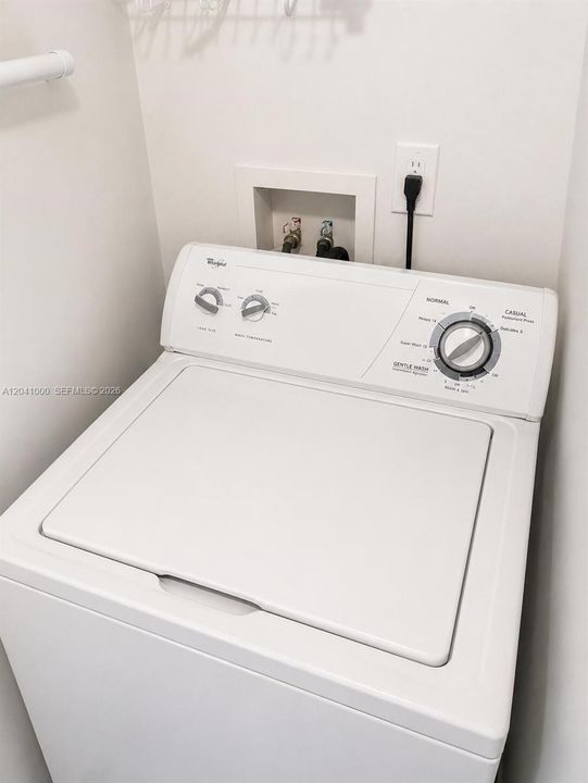 For Sale: $223,000 (1 beds, 1 baths, 1357 Square Feet)