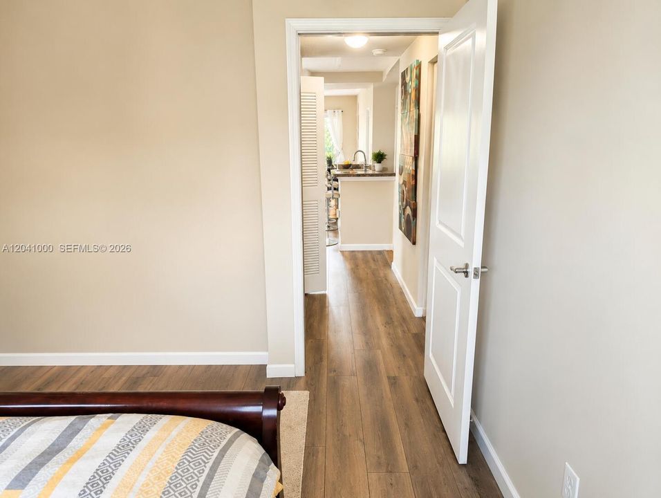 For Sale: $223,000 (1 beds, 1 baths, 1357 Square Feet)