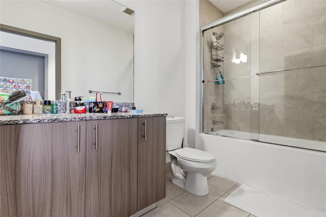 For Sale: $760,000 (3 beds, 3 baths, 1377 Square Feet)