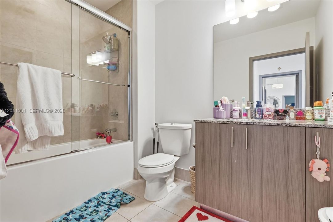For Sale: $760,000 (3 beds, 3 baths, 1377 Square Feet)