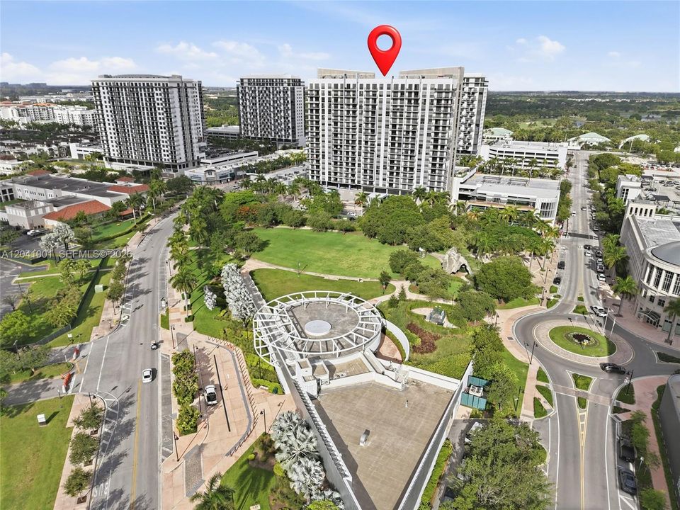 For Sale: $760,000 (3 beds, 3 baths, 1377 Square Feet)