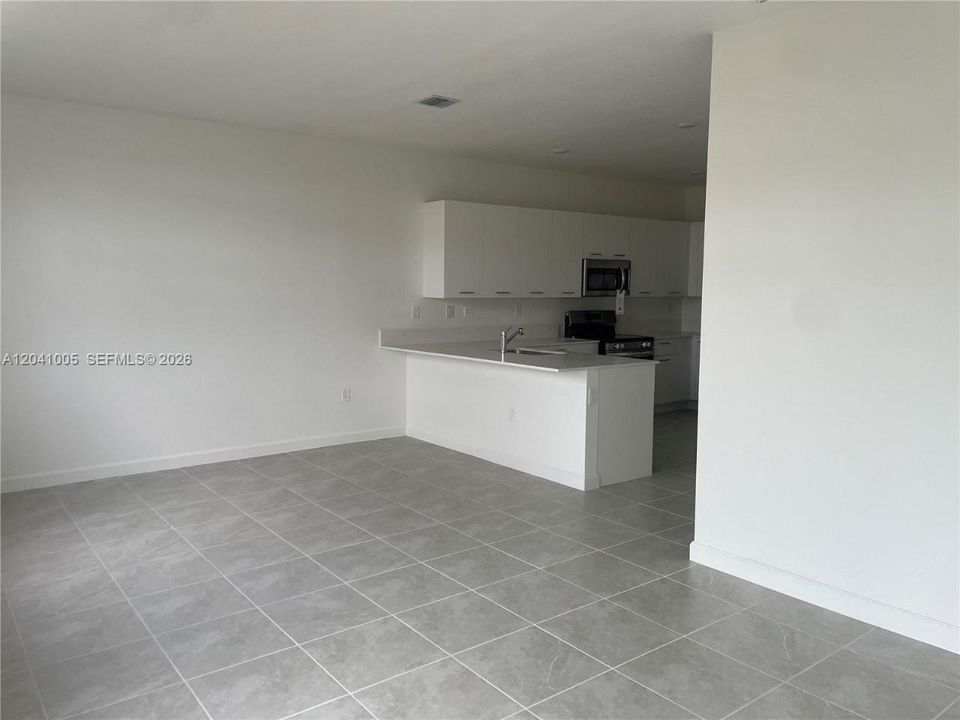 For Rent: $4,200 (4 beds, 2 baths, 1820 Square Feet)