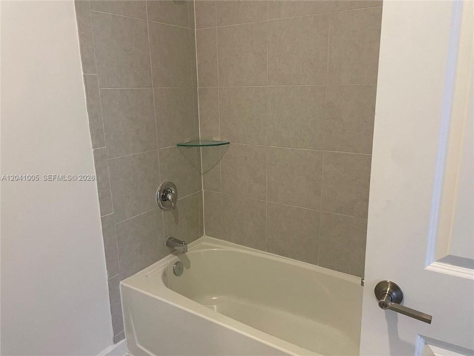 For Rent: $4,200 (4 beds, 2 baths, 1820 Square Feet)