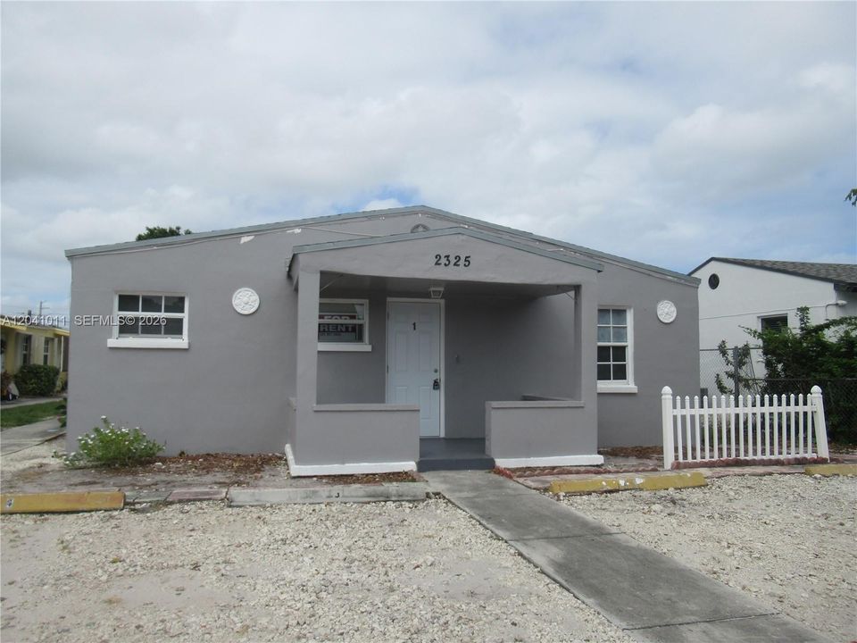 For Rent: $1,500 (1 beds, 1 baths, 700 Square Feet)