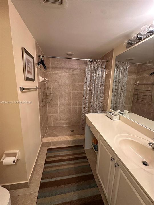 En Renta: $2,590 (2 camas, 2 baños, 1078 Pies cuadrados)