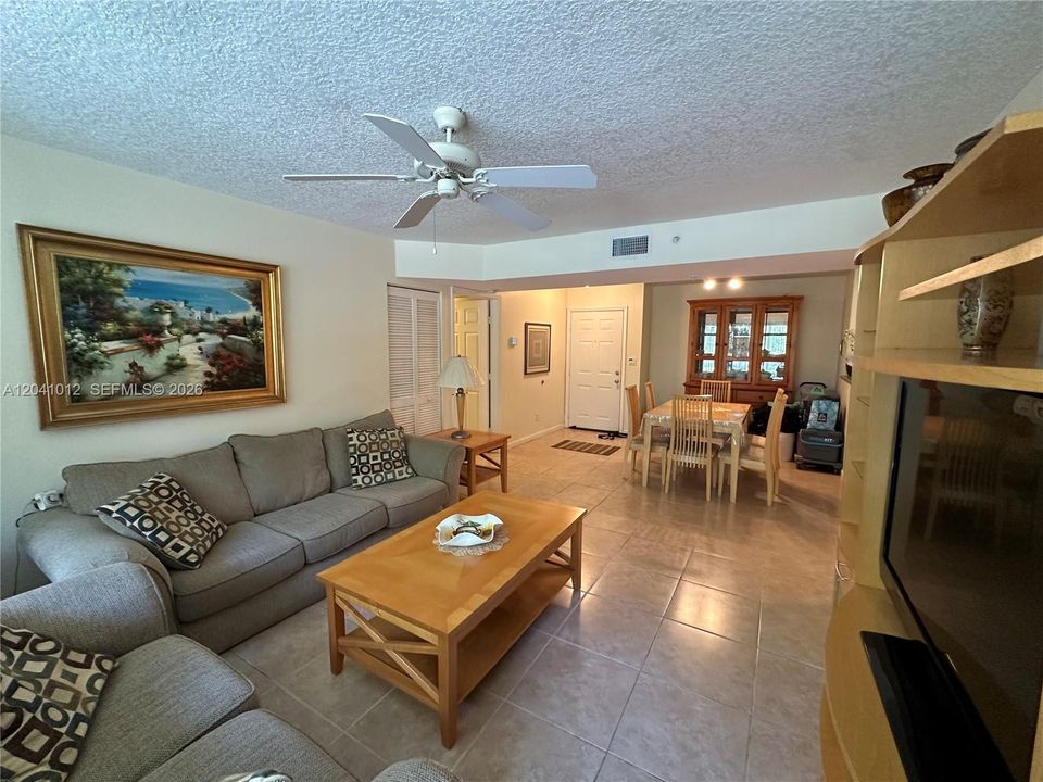 En Renta: $2,590 (2 camas, 2 baños, 1078 Pies cuadrados)