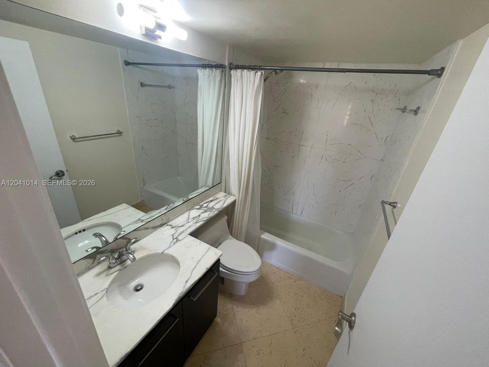 В аренду: $5,100 (2 спален, 2 ванн, 1260 Квадратных фут)