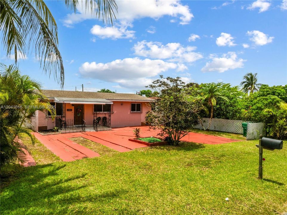 For Sale: $697,000 (3 beds, 2 baths, 1540 Square Feet)