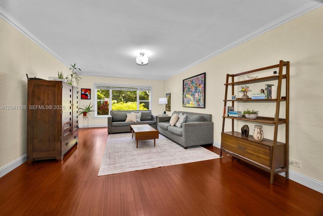For Rent: $6,200 (3 beds, 2 baths, 1594 Square Feet)