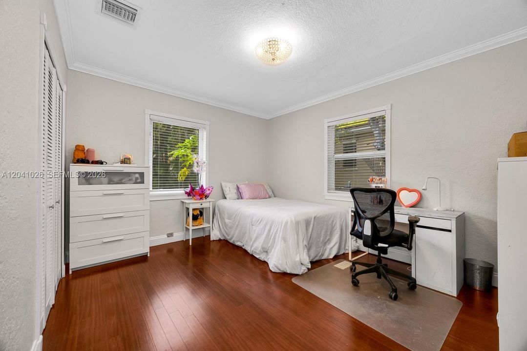 For Rent: $6,200 (3 beds, 2 baths, 1594 Square Feet)