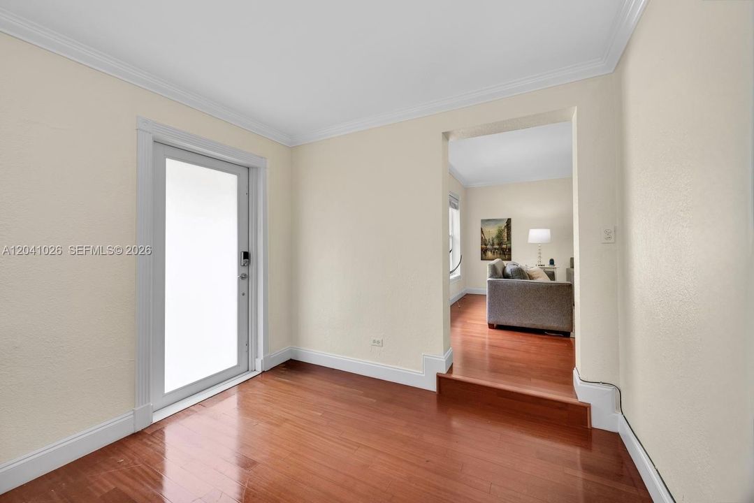For Rent: $6,200 (3 beds, 2 baths, 1594 Square Feet)