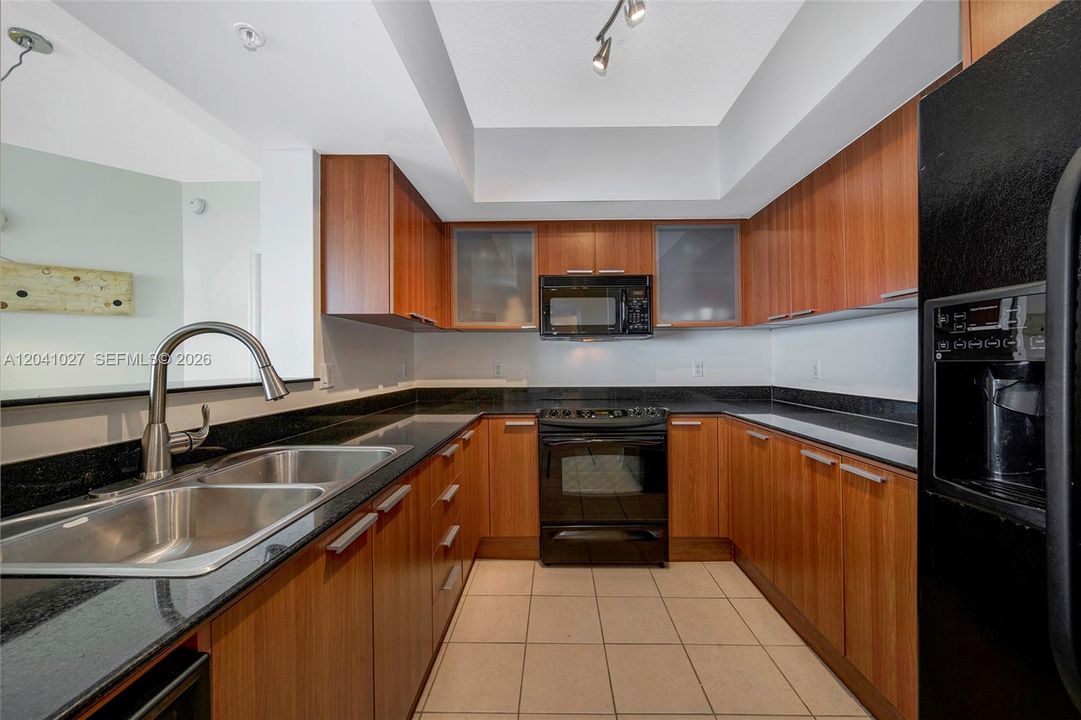 На продажу: $865,000 (2 спален, 2 ванн, 1266 Квадратных фут)