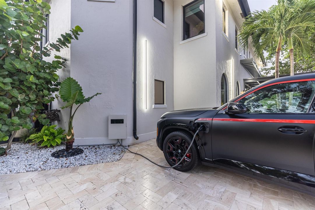 290 NW 6th Street, Boca Raton