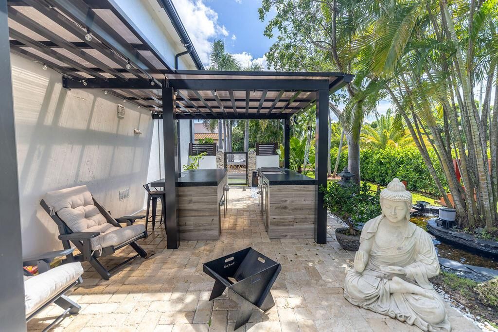 290 NW 6th Street, Boca Raton