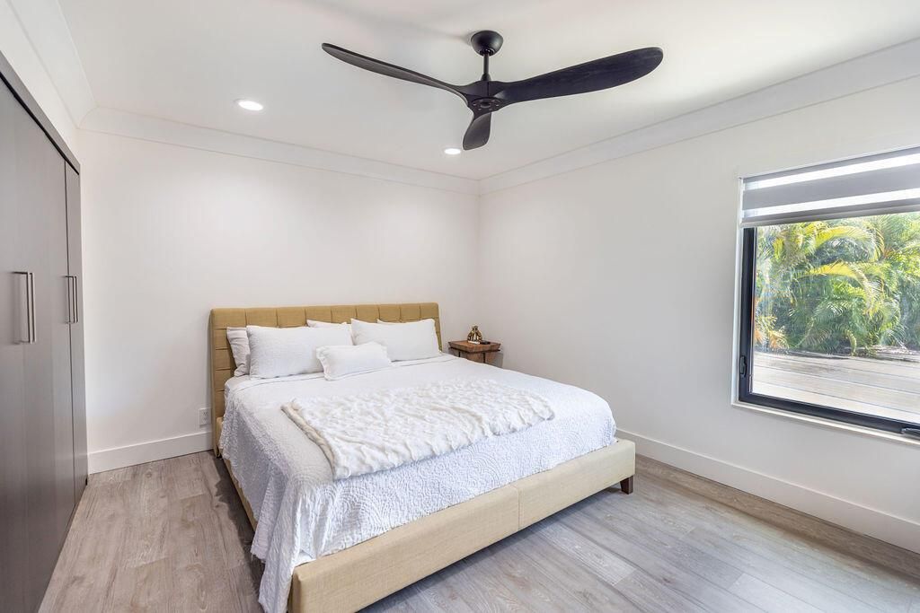 290 NW 6th Street, Boca Raton