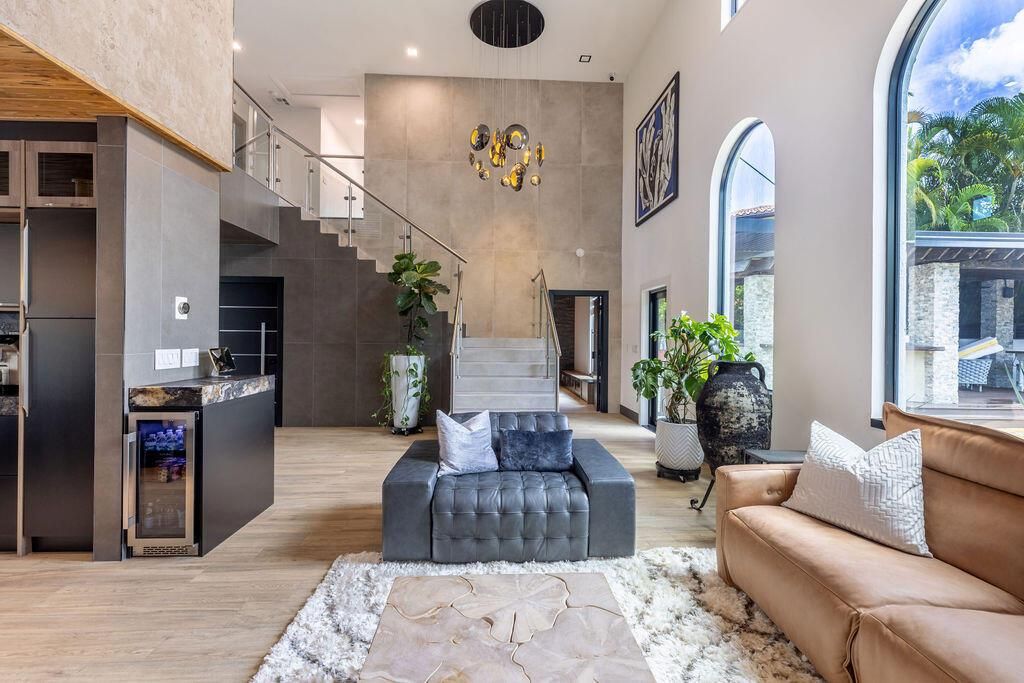 290 NW 6th Street, Boca Raton