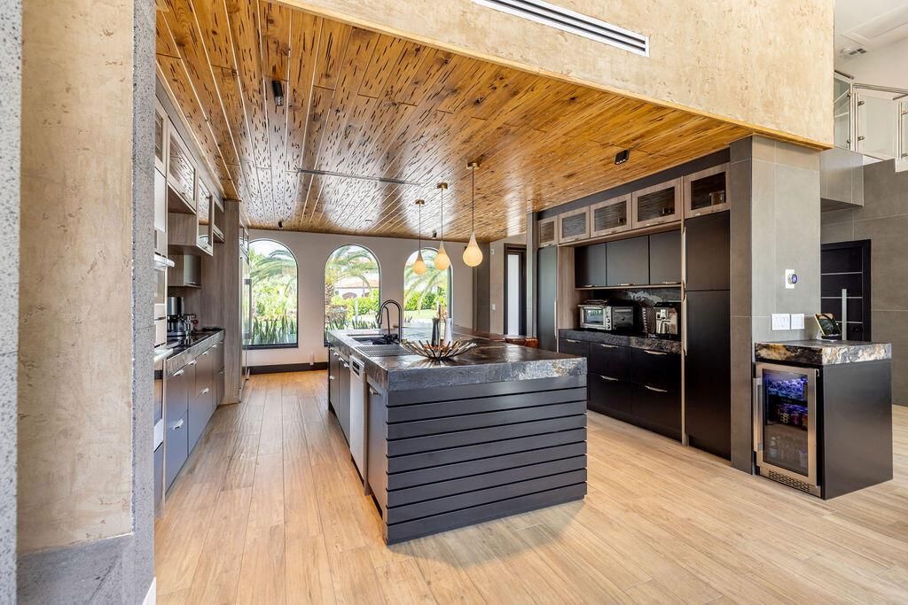 290 NW 6th Street, Boca Raton