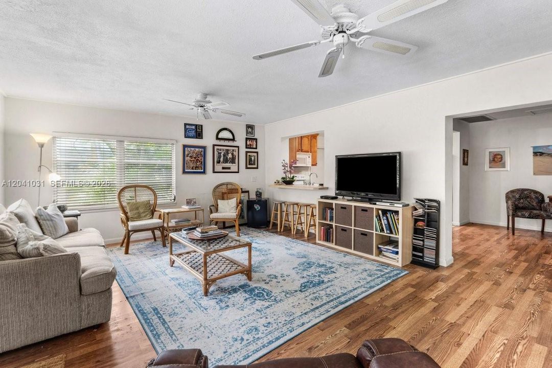 На продажу: $675,000 (3 спален, 2 ванн, 1653 Квадратных фут)
