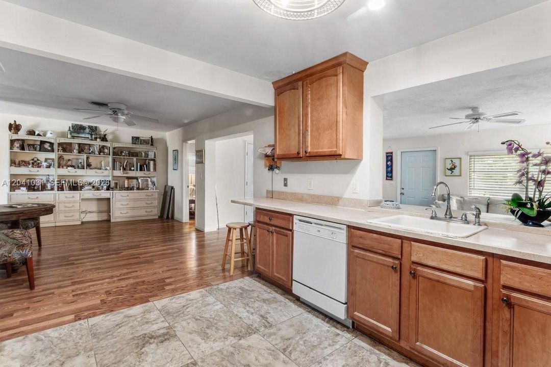 На продажу: $675,000 (3 спален, 2 ванн, 1653 Квадратных фут)