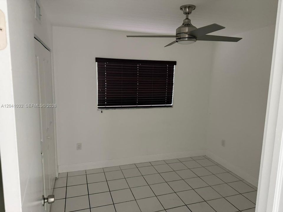 For Sale: $255,000 (2 beds, 1 baths, 714 Square Feet)