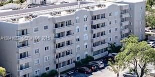 For Sale: $255,000 (2 beds, 1 baths, 714 Square Feet)