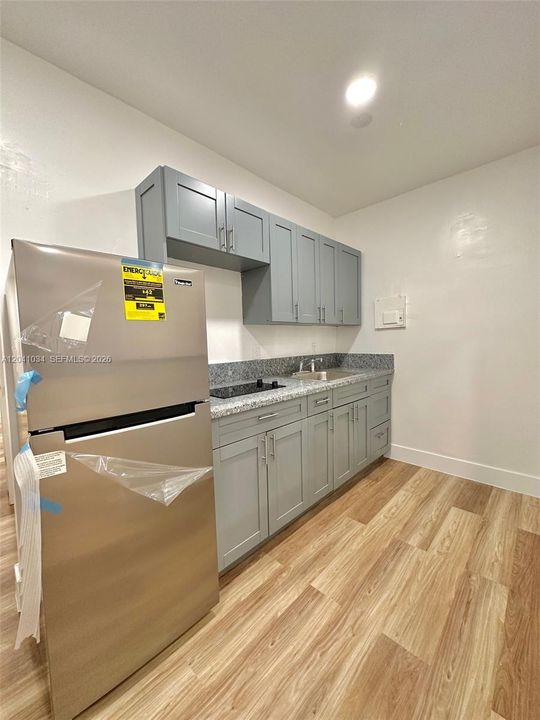 For Rent: $1,750 (1 beds, 1 baths, 700 Square Feet)
